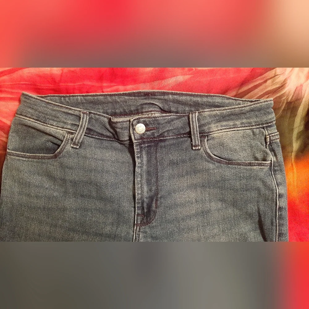 Old Navy Boot Cut Jeans size 10 stretchy - Picture 3 of 4